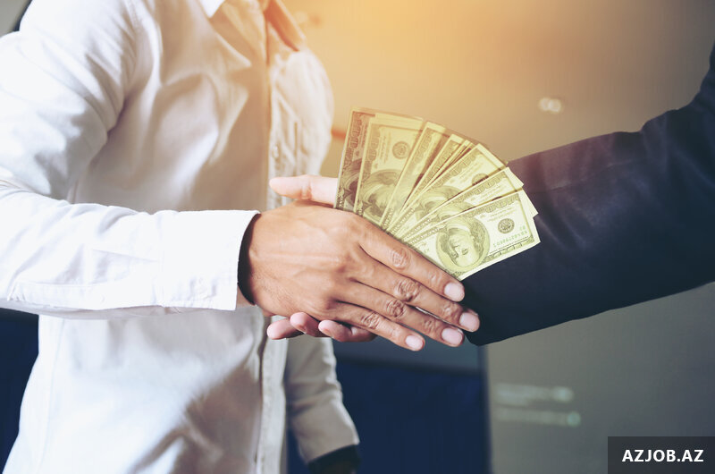 Maaş söhbəti niyə işçiləri stressə salır ?