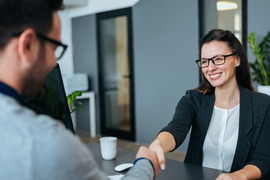 Yeni başlayanlar iş elanlarında nələrə diqqət etməlidirlər?